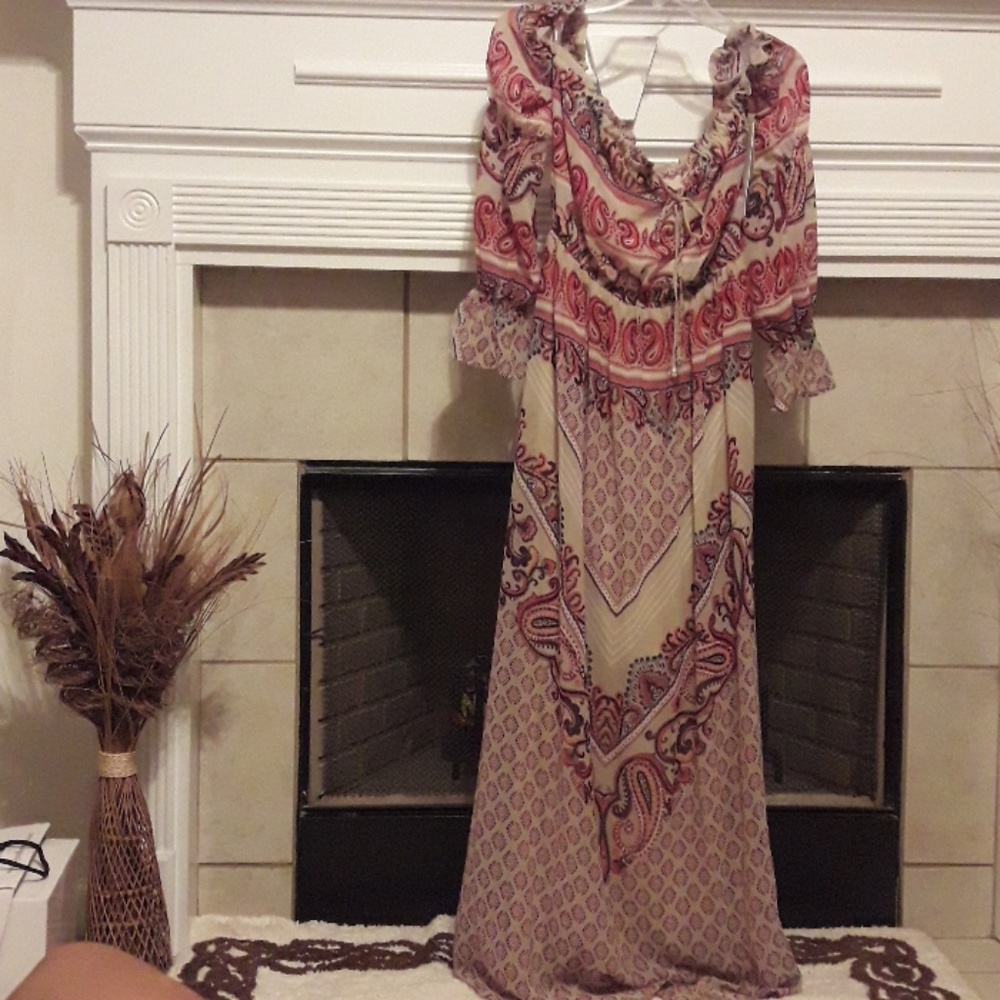 Love Reign Maxi Dress Medium Off Shoulder